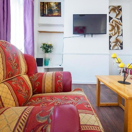 12 Cornwallis Lodge Family Room 1 Stoke-on-Trent エクステリア 写真