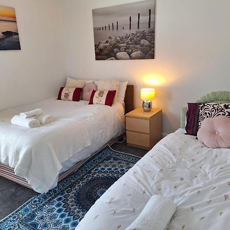 12 Cornwallis Lodge Family Room 1 Stoke-on-Trent エクステリア 写真