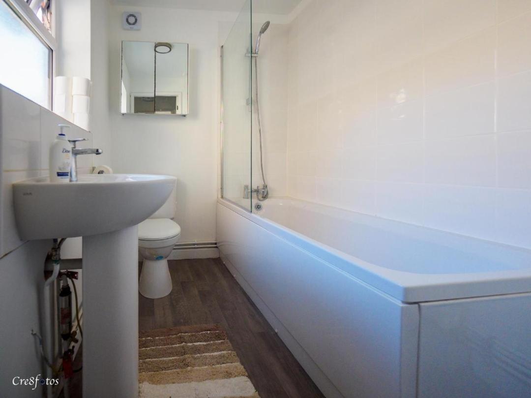 12 Cornwallis Lodge Family Room 1 Stoke-on-Trent エクステリア 写真