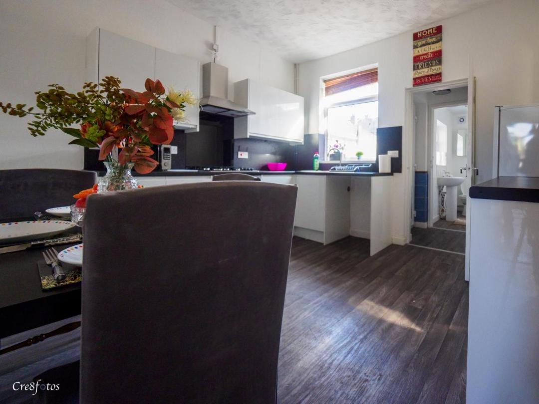 12 Cornwallis Lodge Family Room 1 Stoke-on-Trent エクステリア 写真