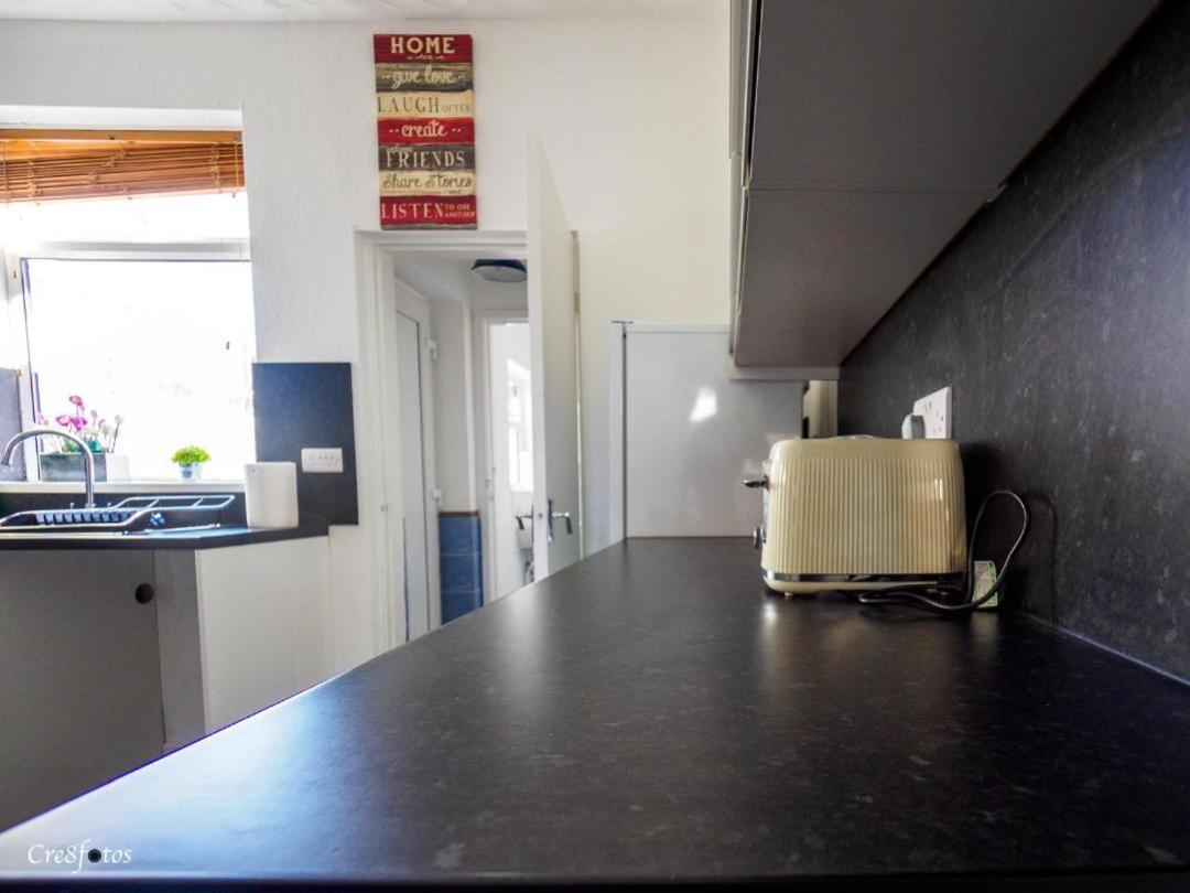 12 Cornwallis Lodge Family Room 1 Stoke-on-Trent エクステリア 写真