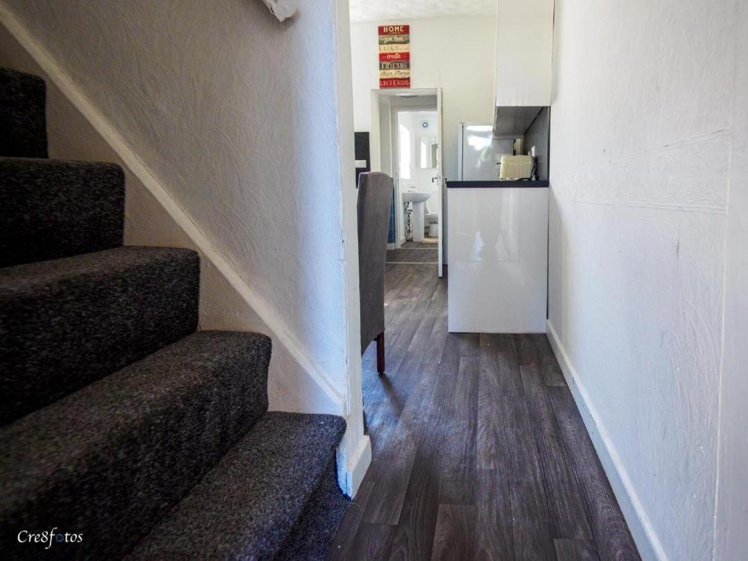 12 Cornwallis Lodge Family Room 1 Stoke-on-Trent エクステリア 写真