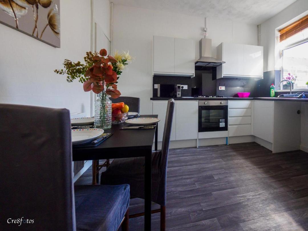 12 Cornwallis Lodge Family Room 1 Stoke-on-Trent エクステリア 写真