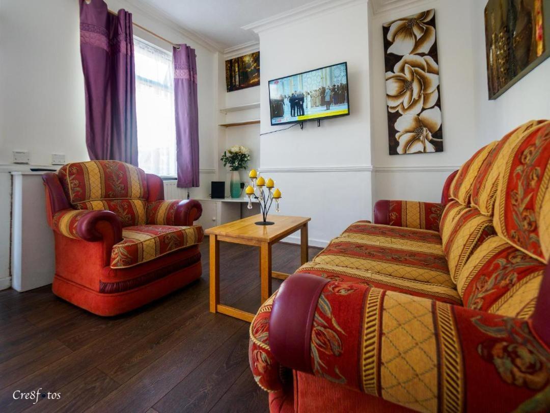 12 Cornwallis Lodge Family Room 1 Stoke-on-Trent エクステリア 写真