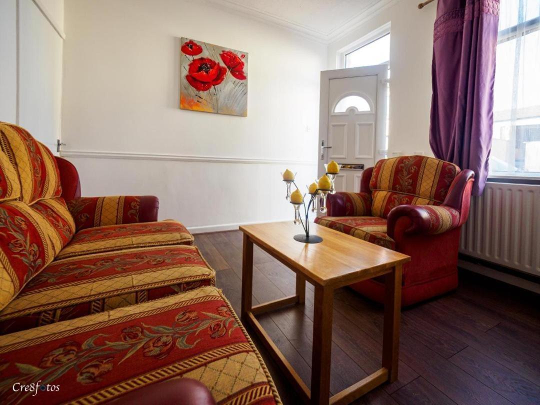 12 Cornwallis Lodge Family Room 1 Stoke-on-Trent エクステリア 写真